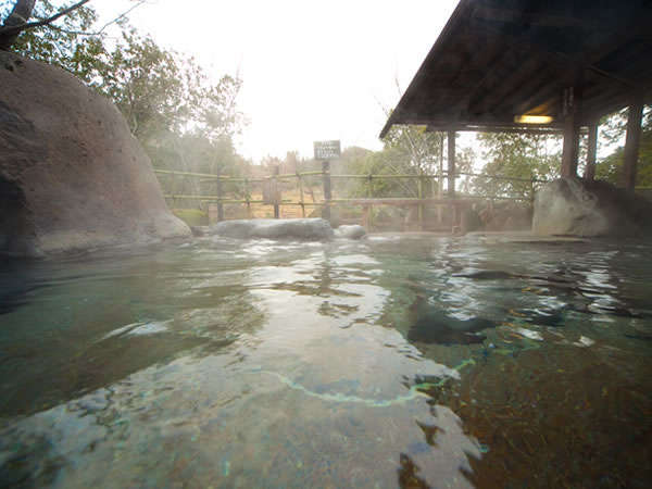 Open-air bath